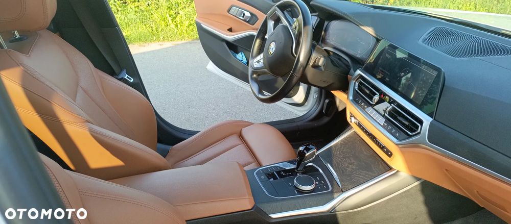 BMW Seria 3 320d Luxury Line sport - 28