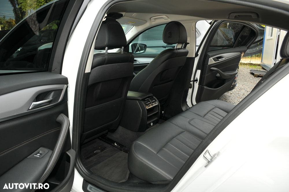 BMW Seria 5 525d Aut. - 25