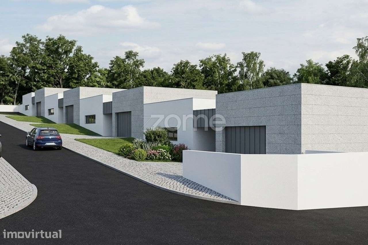 Terreno com Projeto Aprovado para 4 Moradias em Chaves