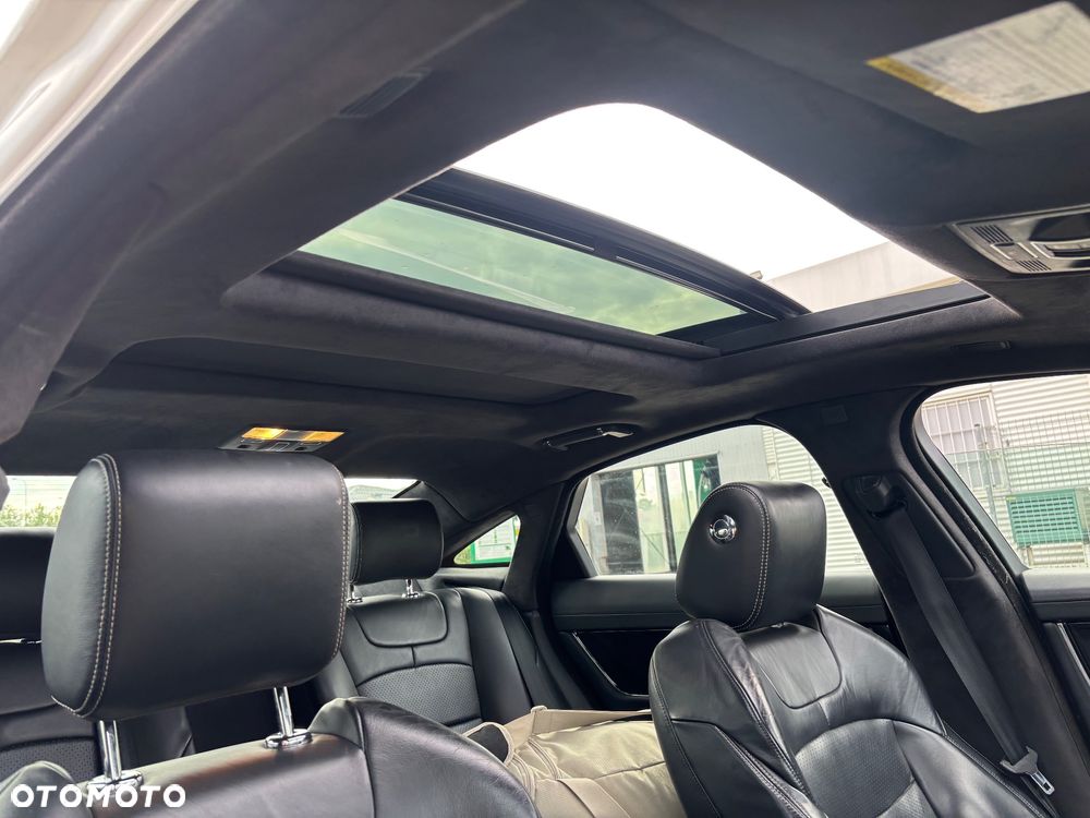 Jaguar XJ 3.0 T AWD R-Sport - 22
