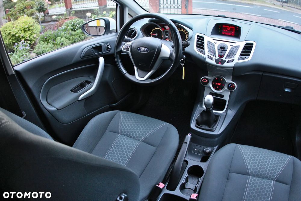 Ford Fiesta - 17