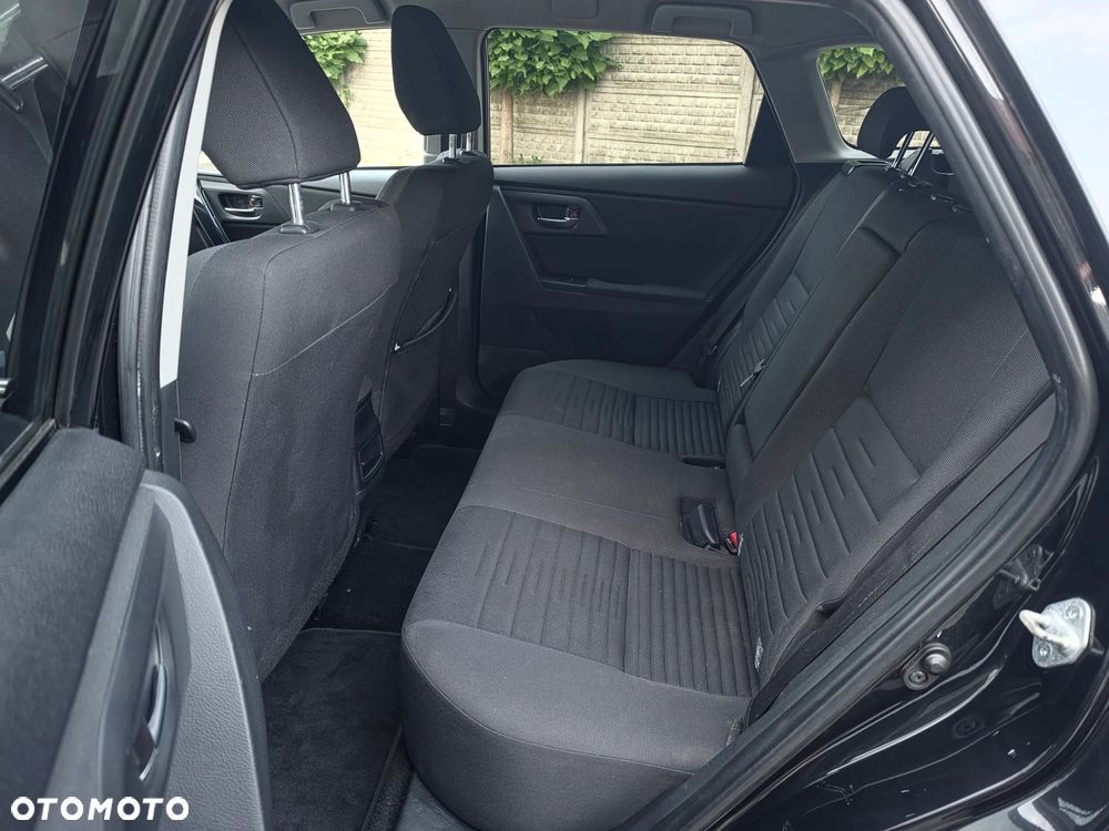 Toyota Auris - 25