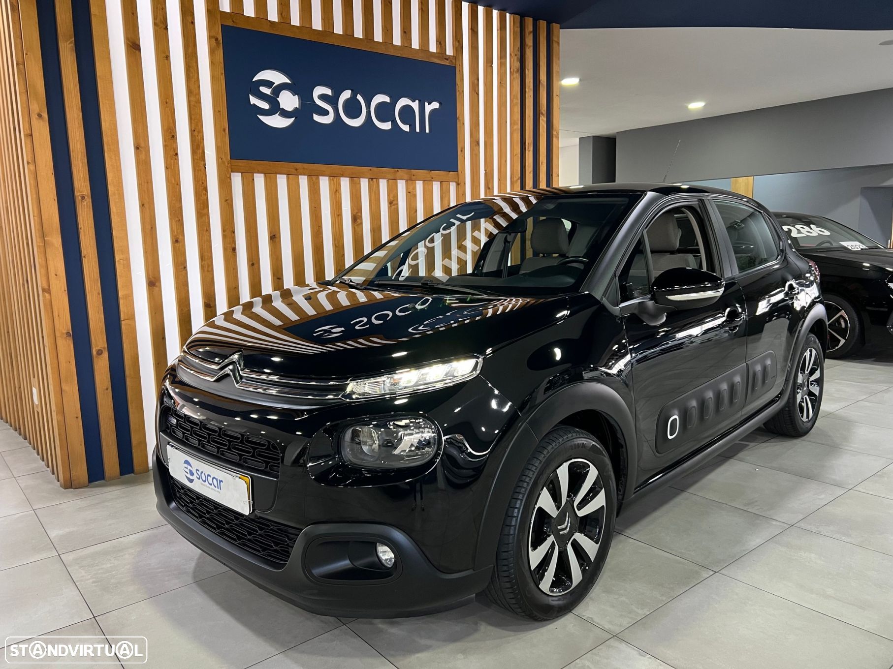Citroën C3 1.2 PureTech Shine - 1