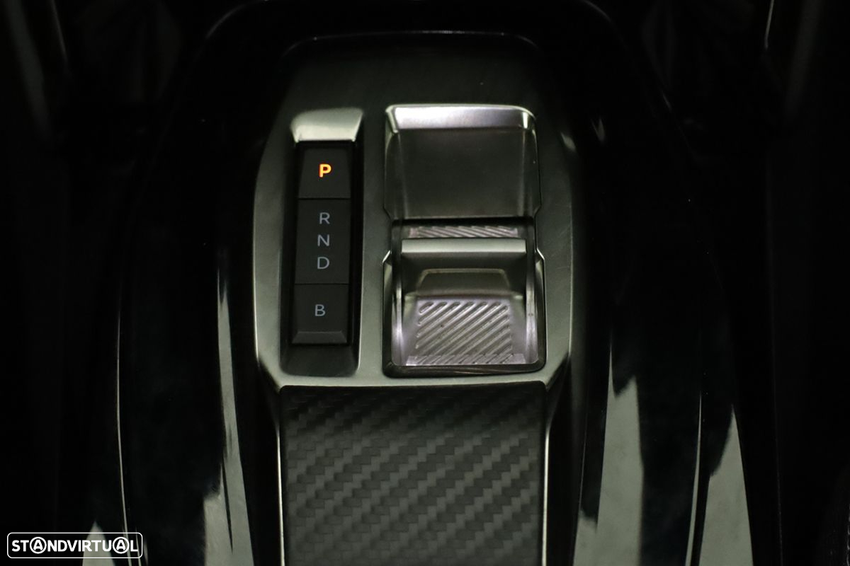 Peugeot e-2008 50 kWh GT - 15