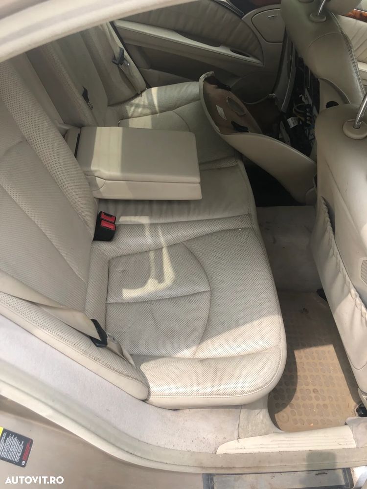 Dezmembrez Mercedes Benz E270 CDI bej auriu manual 2006 W211 - 5