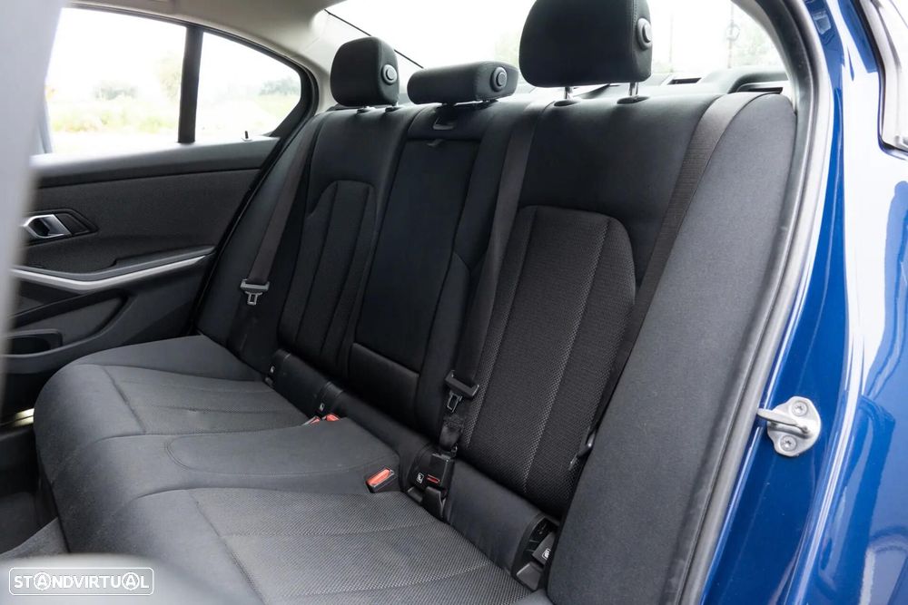 BMW 330 e Line Luxury Auto - 10