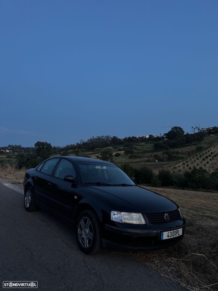 VW Passat 1.9 TDi Confortline - 3