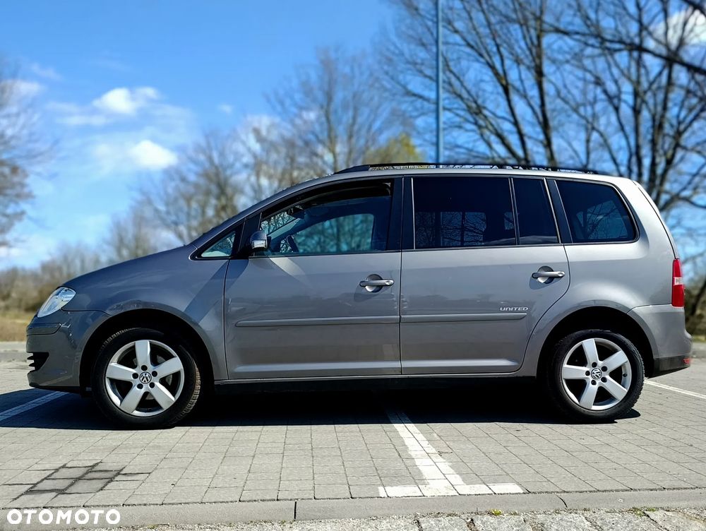 Volkswagen Touran 1.9 TDI DPF United - 4