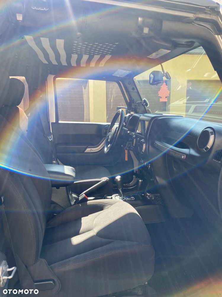 Jeep Wrangler - 4
