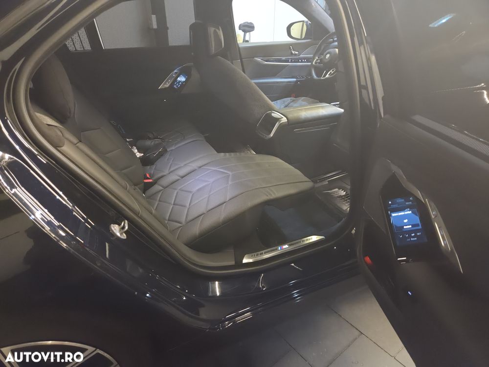BMW M7 M760e xDrive AT PHEV - 8