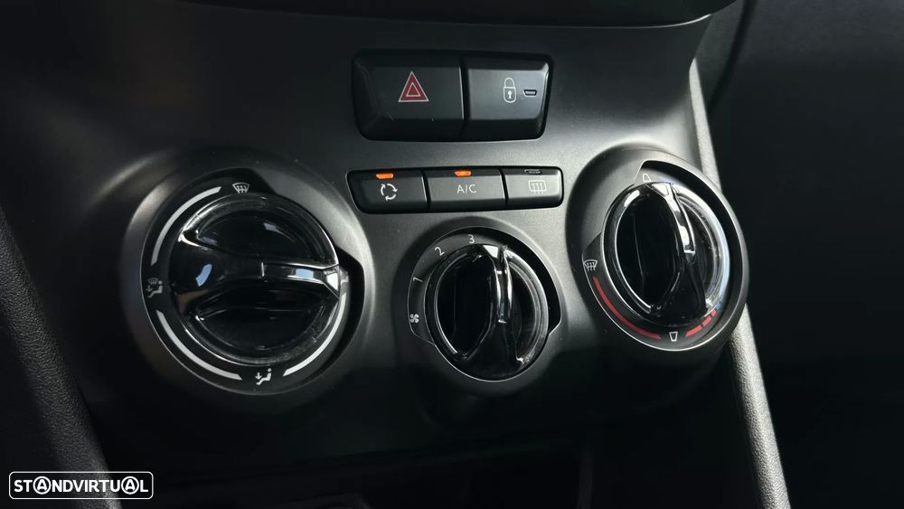 Peugeot 208 1.2 PureTech Signature - 22