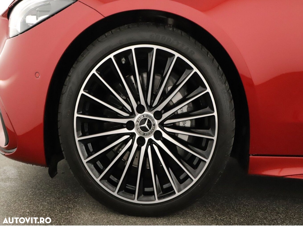 Mercedes-Benz C 300 4Matic T 9G-TRONIC - 12