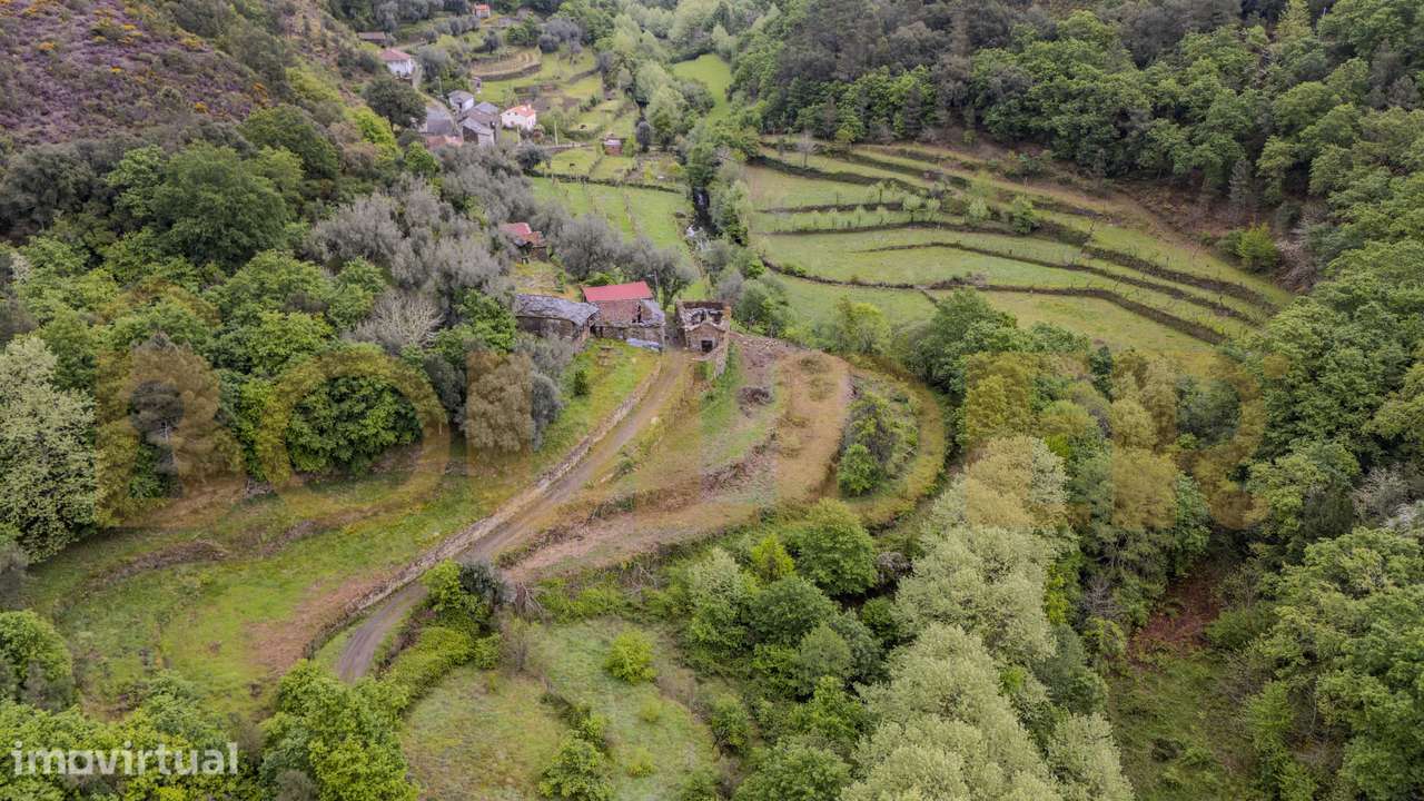 Ruína em Vilar de Ferreiros - Grande imagem: 5/10