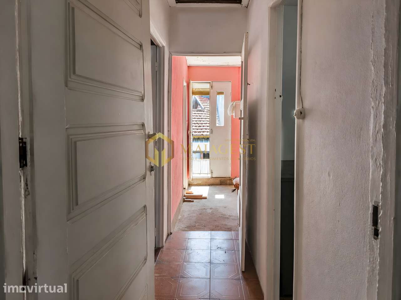 Moradia T3 para Reabilitação em São Pedro da Cova - Grande imagem: 4/13