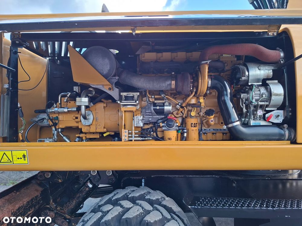 Caterpillar CAT M 322 D - 25