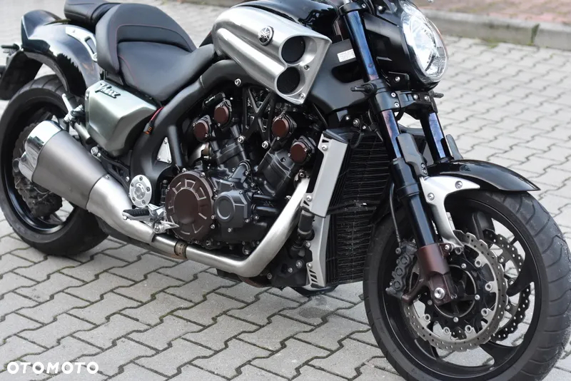 Yamaha V-MAX - 6