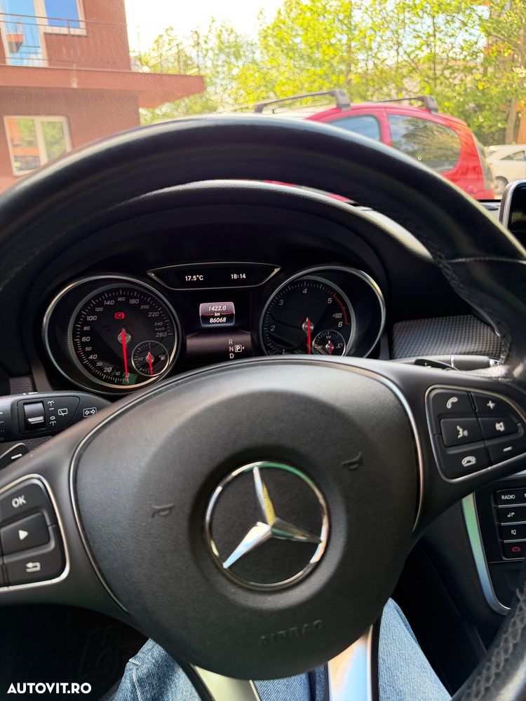Mercedes-Benz GLA 200 d 4MATIC Aut. - 11