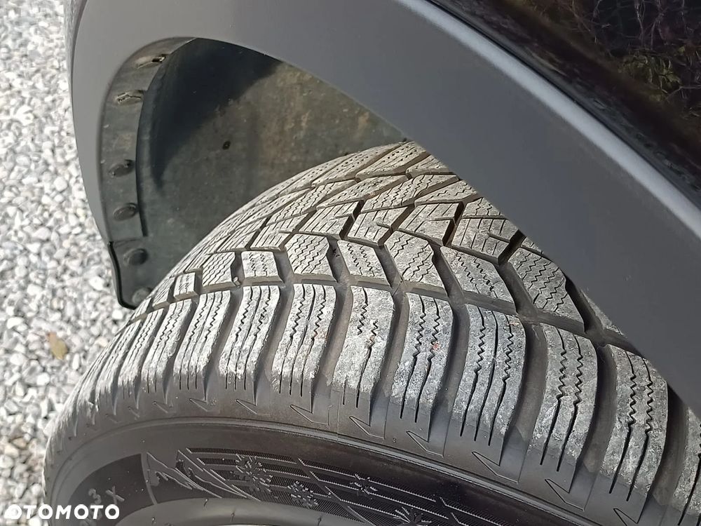 Ford Kuga 2.0 TDCi 2x4 Titanium - 23