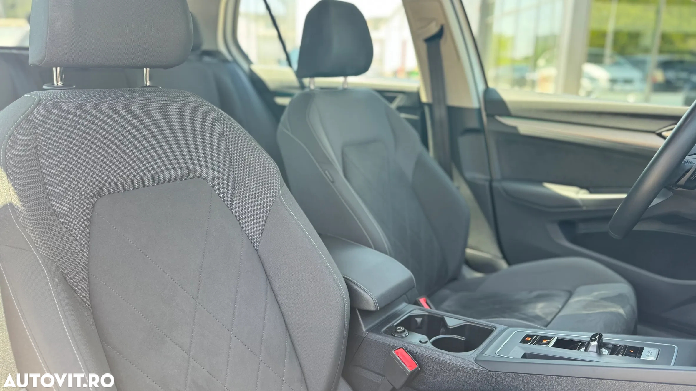 Volkswagen Golf 1.0 eTSI DSG MHEV Life - 12