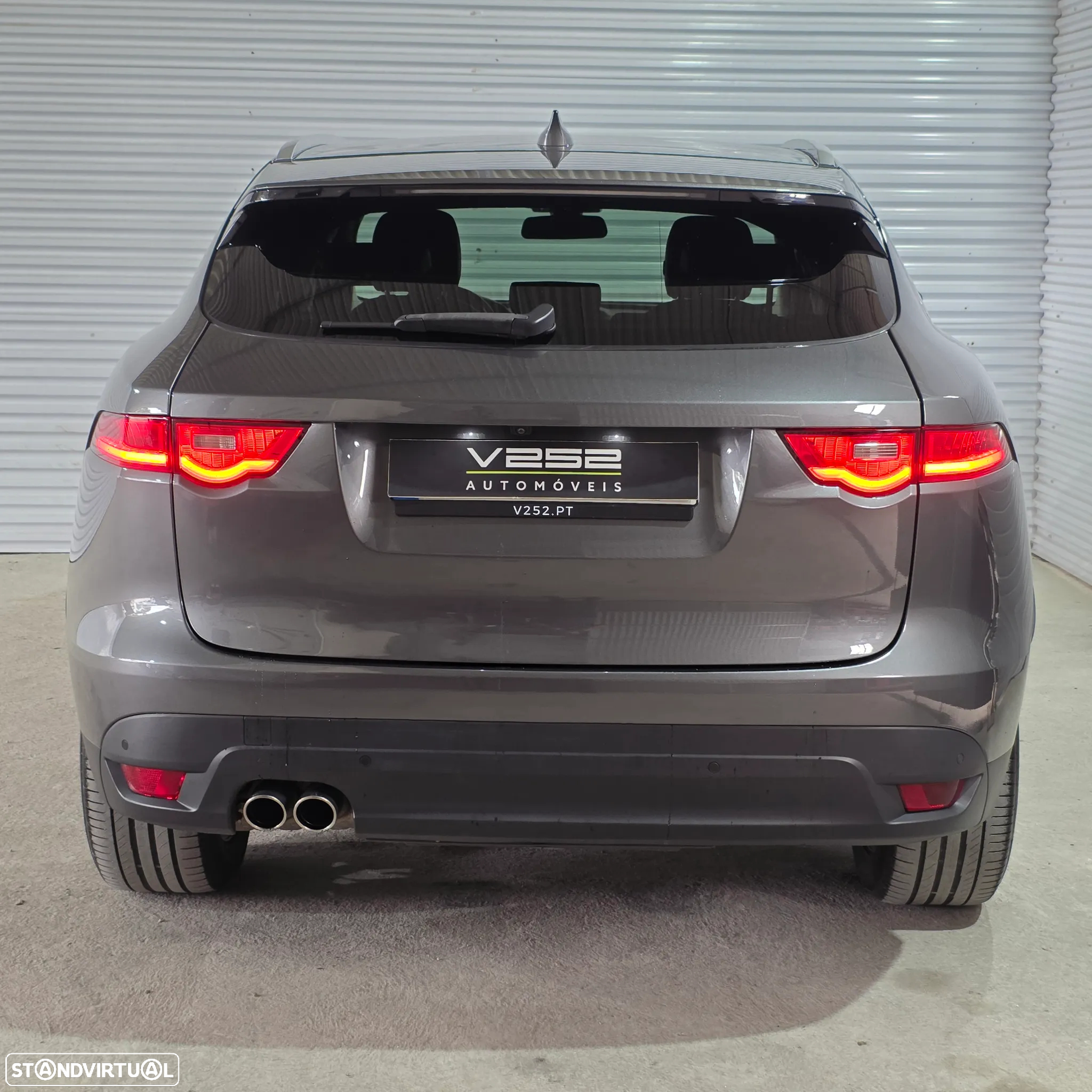 Jaguar F-Pace 2.0 i4D R-Sport - 11