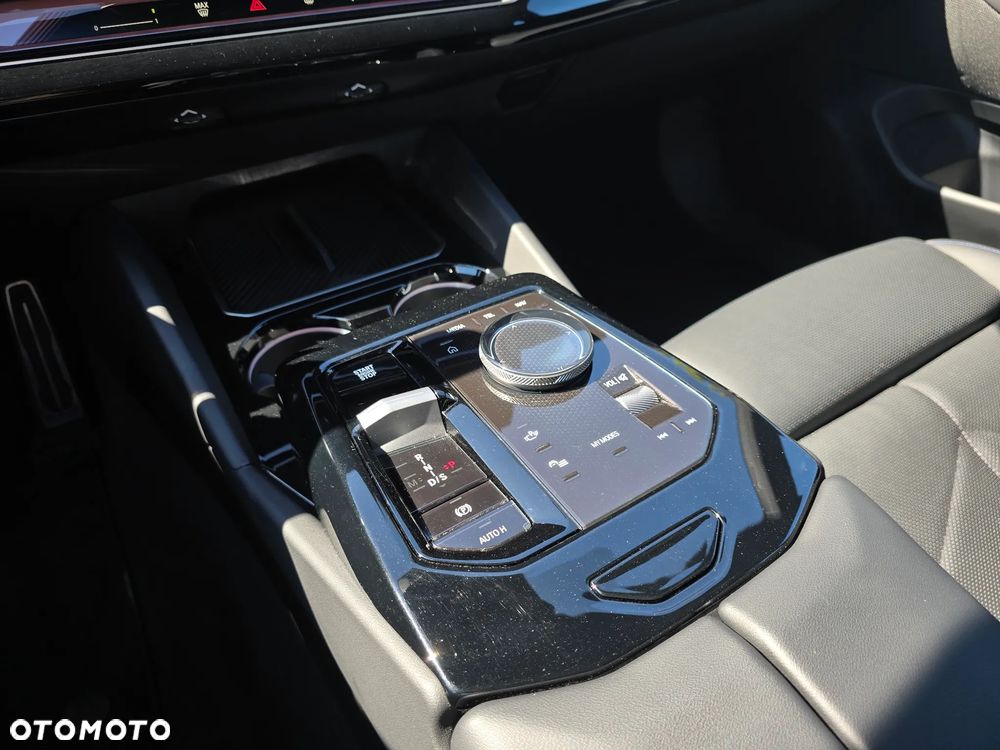 BMW Seria 5 520d xDrive mHEV M Sport - 17