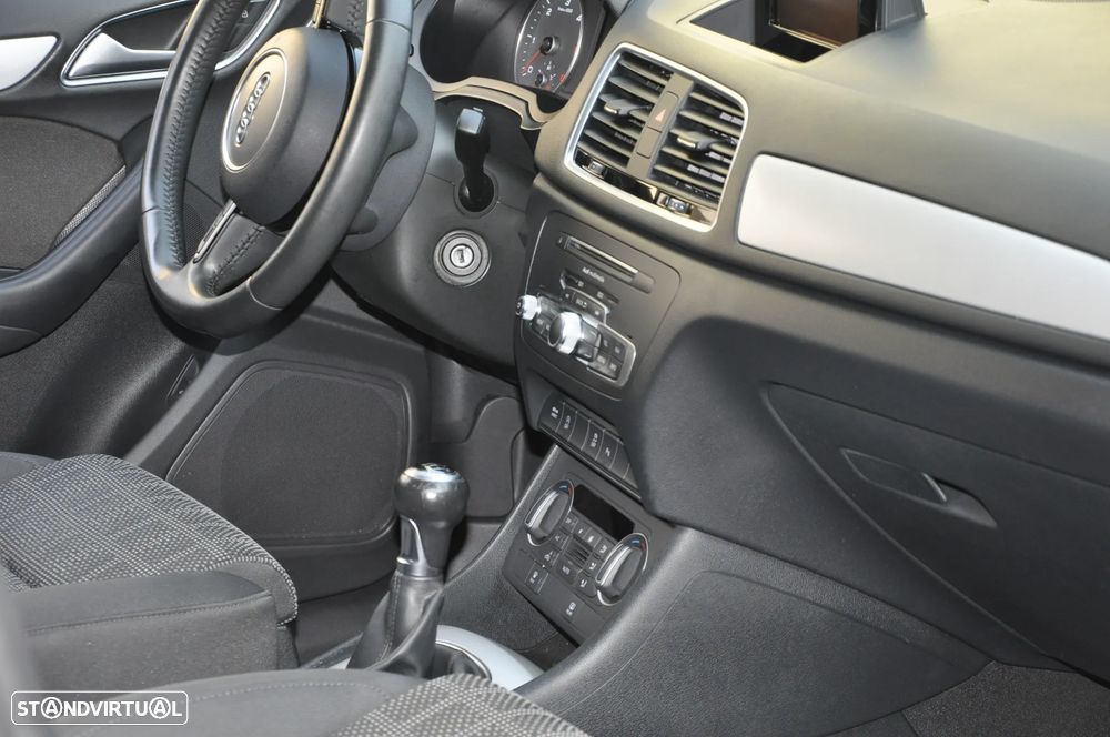 Audi Q3 2.0 TDI S-line - 31