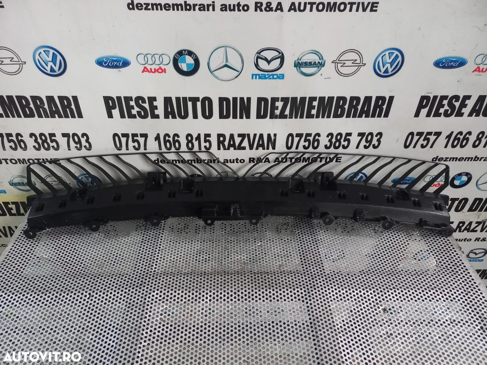 Suport Central Bara Spate Vw T-Roc Cod 2GAA Dezmembrez Vw T-Roc - Dezmembrari Arad - 4