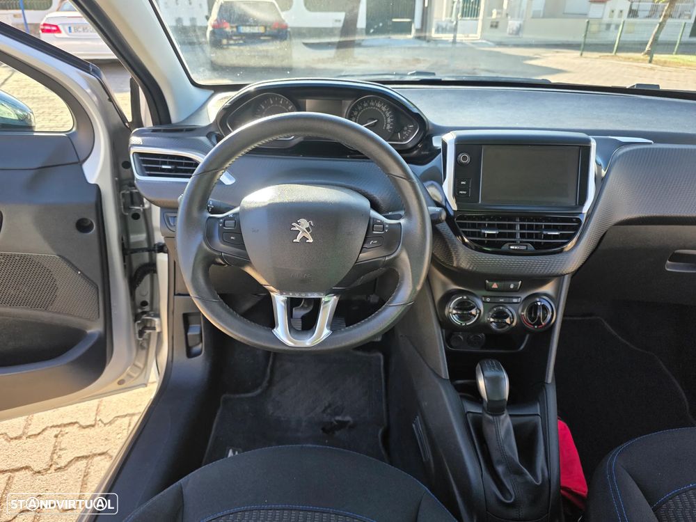 Peugeot 208 82 VTI Style - 18