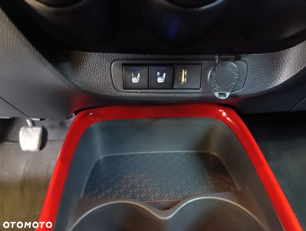 Toyota Aygo X Teamplayer - 19