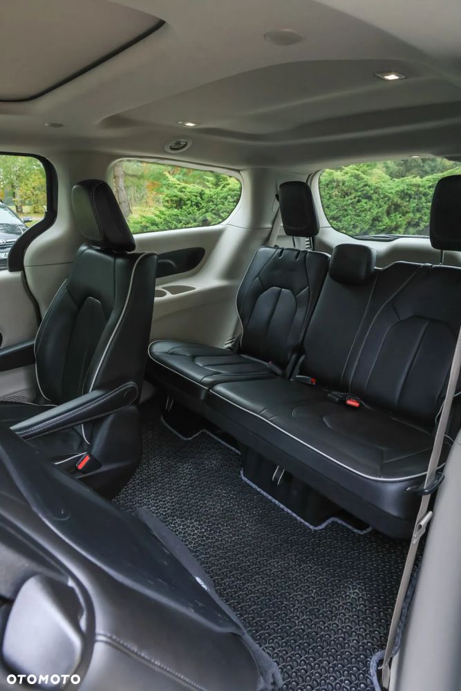 Chrysler Pacifica - 13