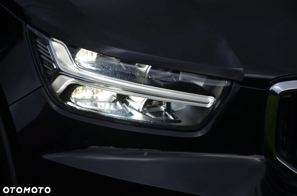 Volvo XC 40 T3 Momentum - 32