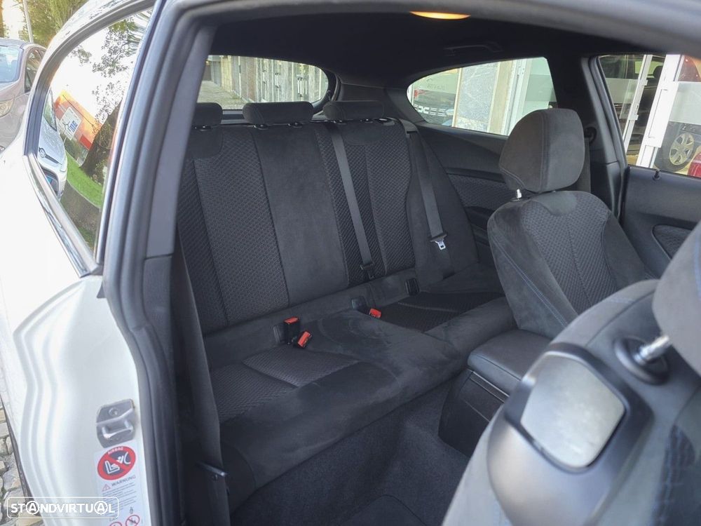 BMW 118 d xDrive Pack M - 17