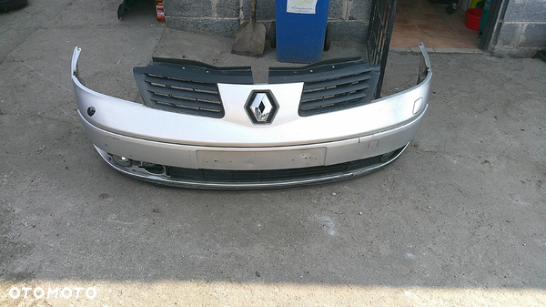 RENAULT ESPACE IV ZDERZAK PRZEDNI XENON