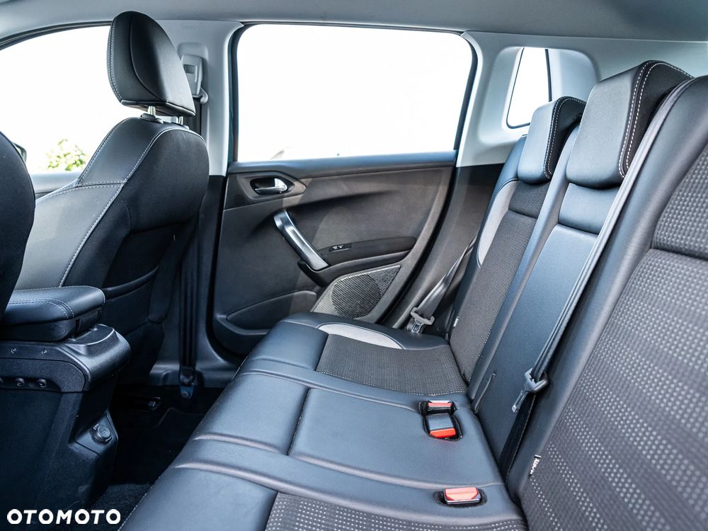 Peugeot 2008 1.2 Pure Tech Allure S&S EAT6 - 14