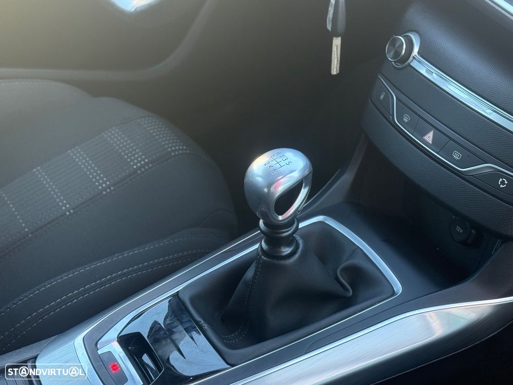 Peugeot 308 130 e-THP Stop & Start Allure - 11