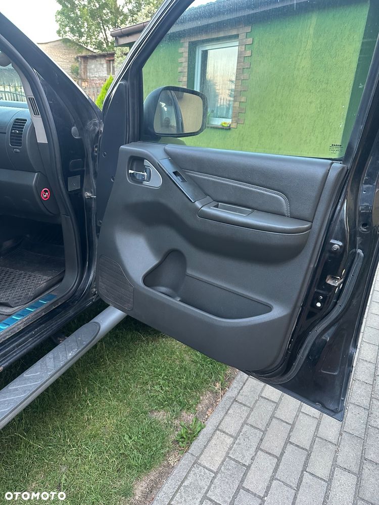 Nissan Navara 2.5 D LE Long - 18
