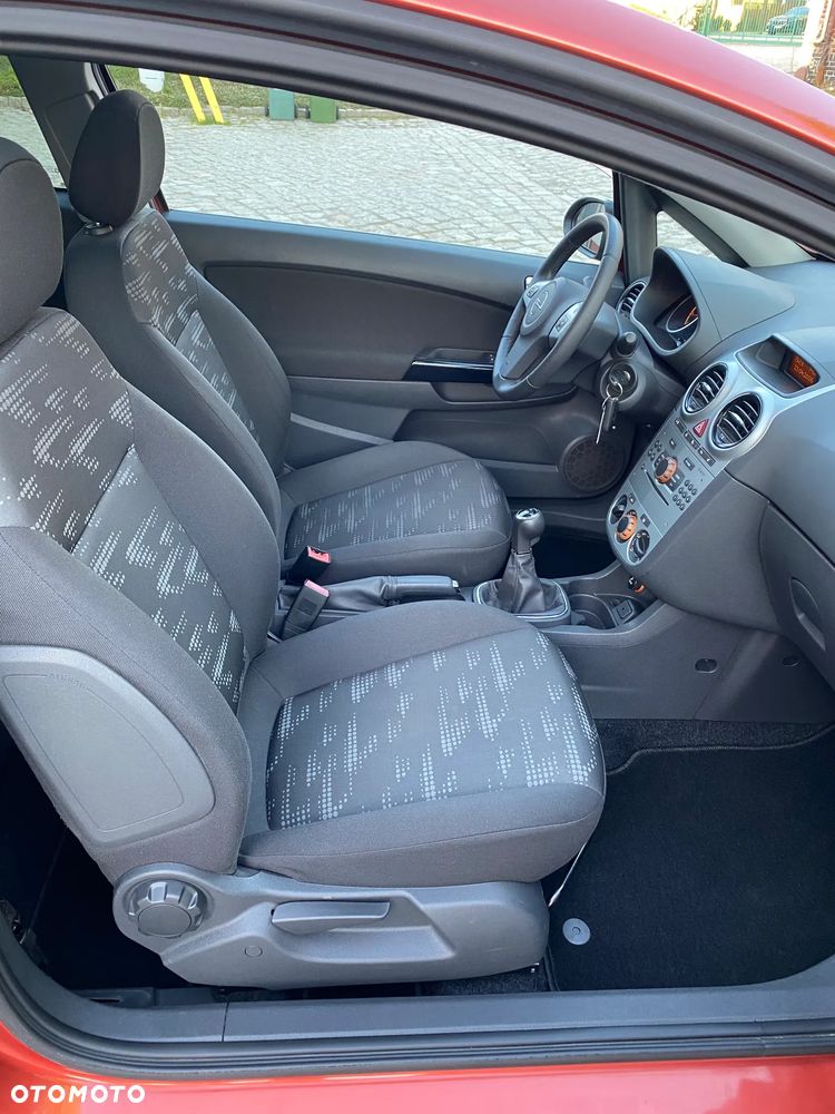 Opel Corsa 1.4 16V Satellite - 20