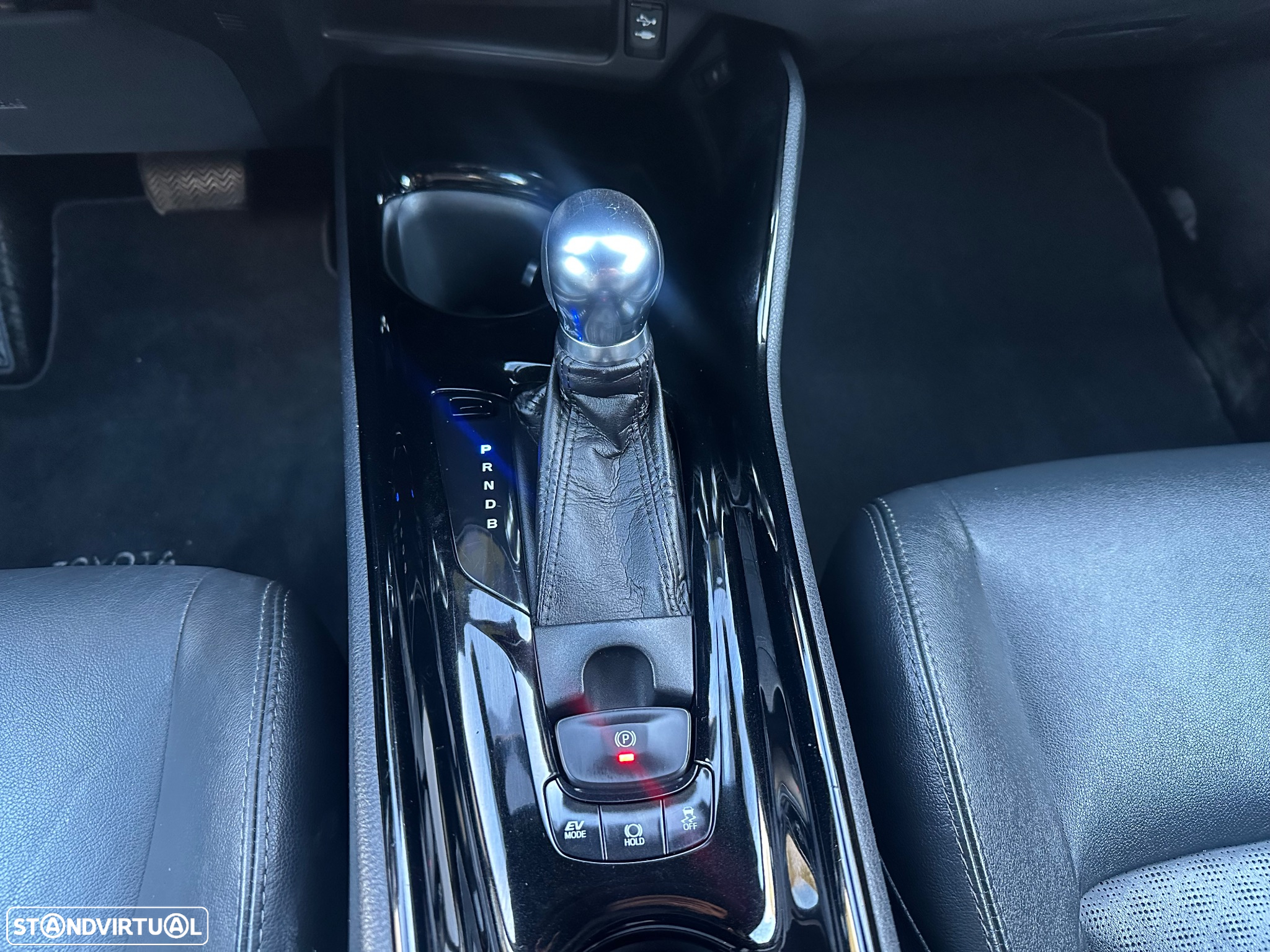 Toyota C-HR 1.8 HSD Exclusive+P.Luxury - 10