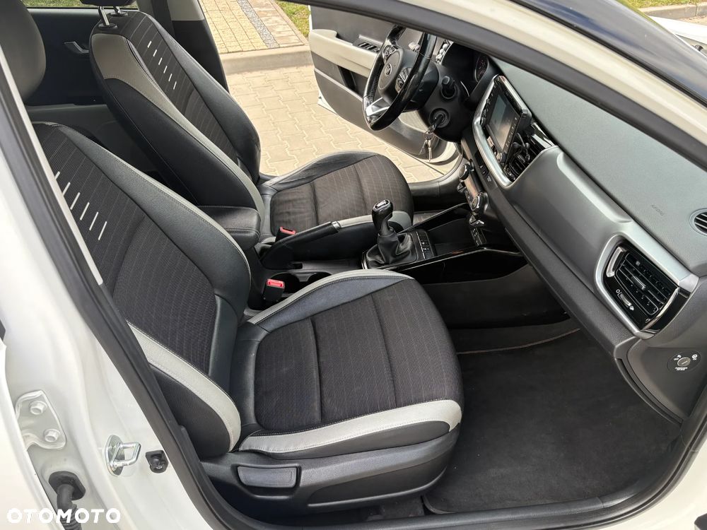 Kia Stonic 1.0 T-GDI L - 10