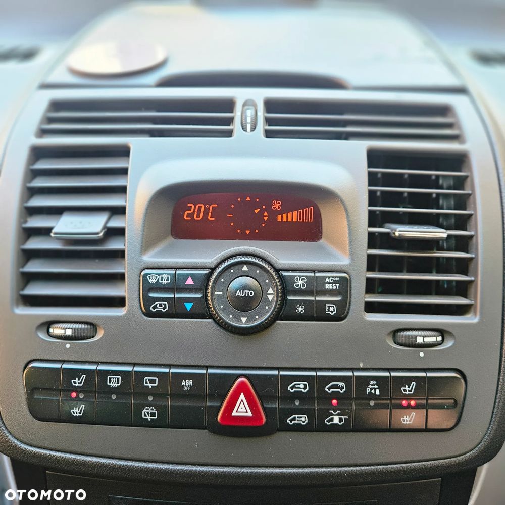 Mercedes-Benz Vito - 24