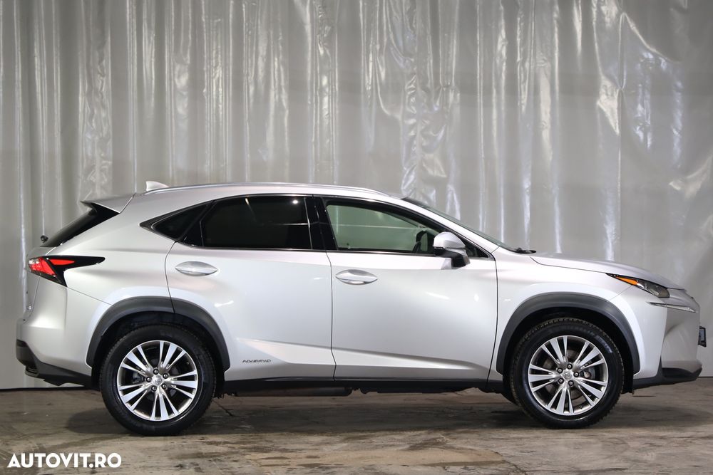 Lexus Seria NX 300h - 38