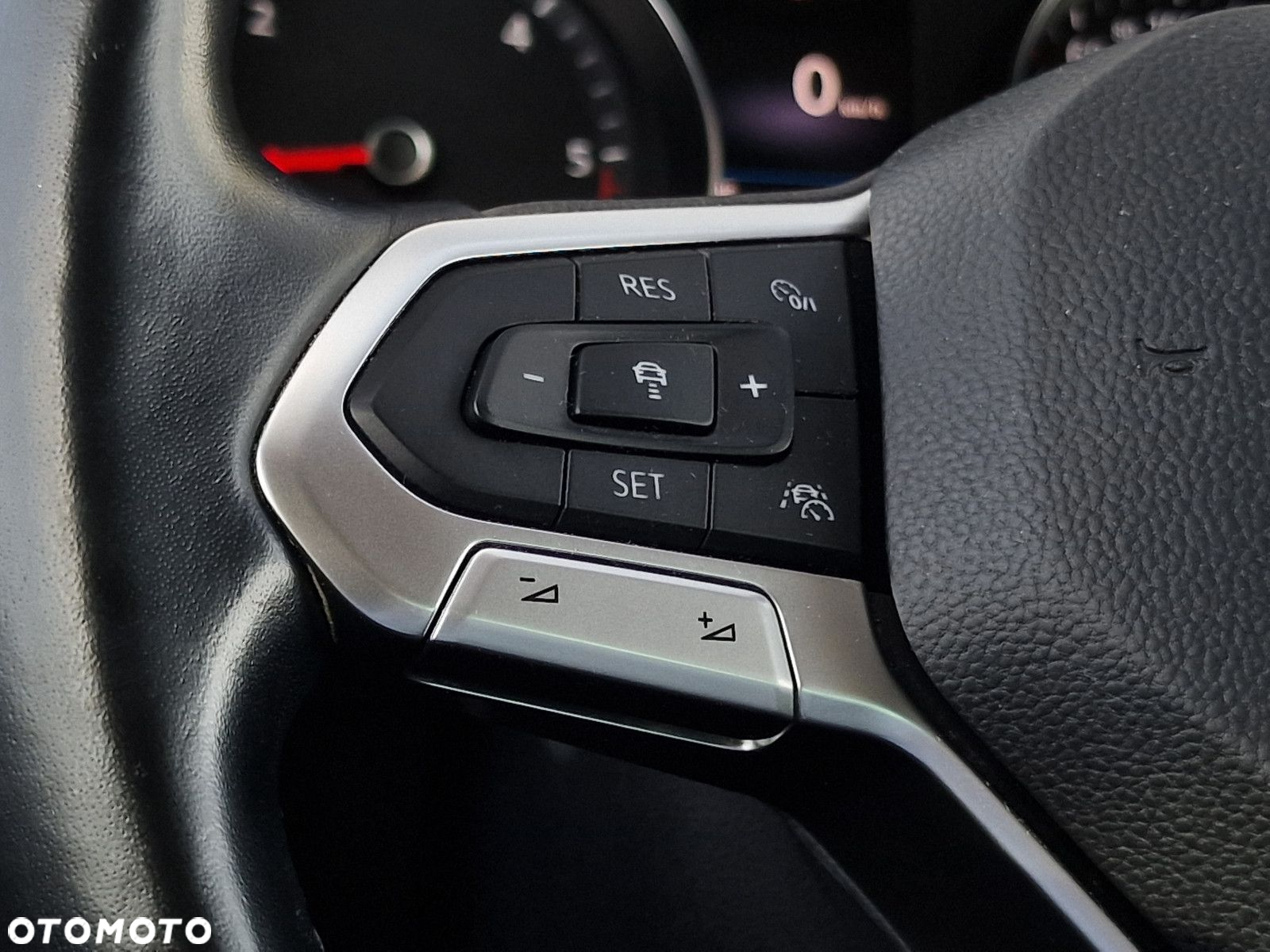 Volkswagen Passat 2.0 TDI Elegance DSG - 32