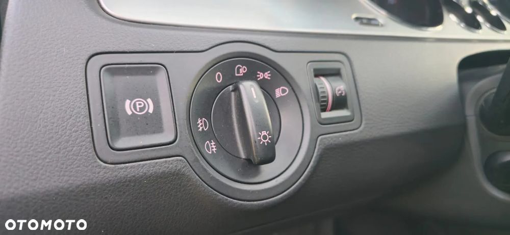 Volkswagen Passat Variant 3.2 V6 FSI 4Motion DSG Highline - 14
