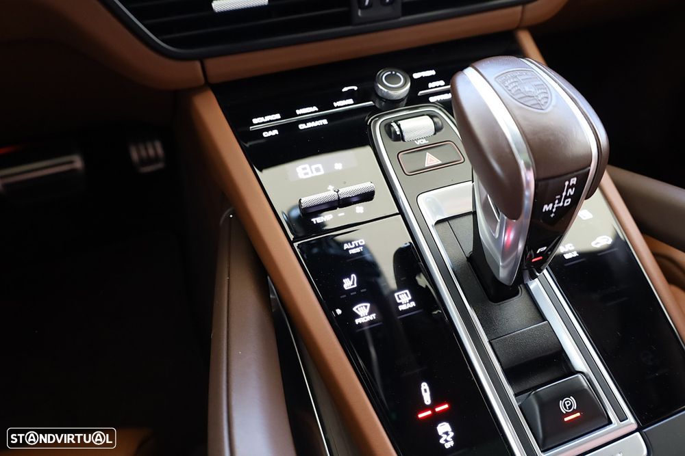 Porsche Cayenne Turbo - 26