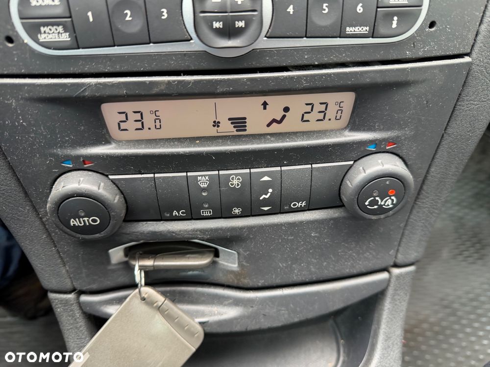 Renault Laguna 1.6 16V Avantage - 19