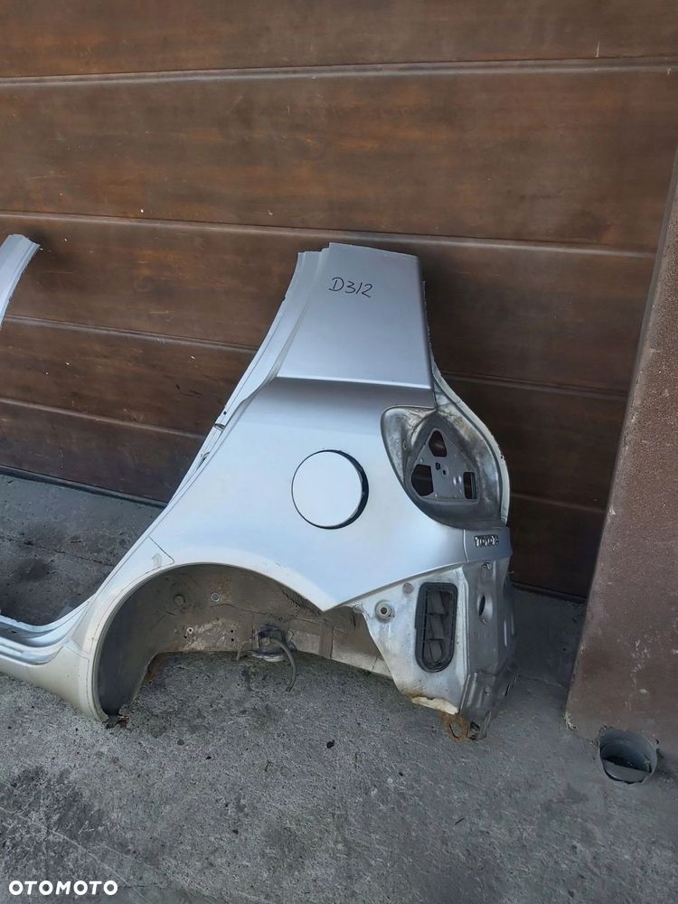 Toyota Yaris I Błotnik lewy tył ćwiartka lewa 5D słupek B próg bok - 3