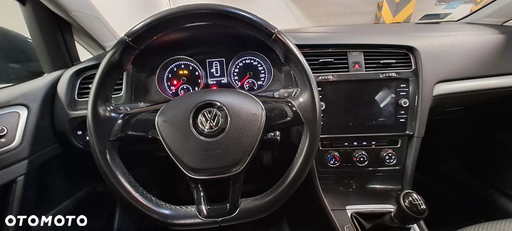Volkswagen Golf 1.0 TSI BMT Trendline - 10