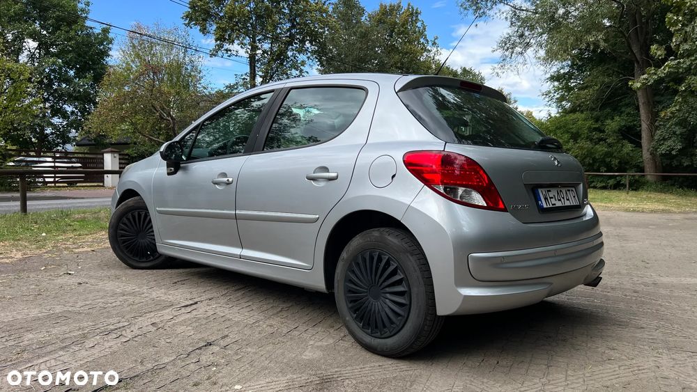 Peugeot 207 1.6 HDi Presence - 6