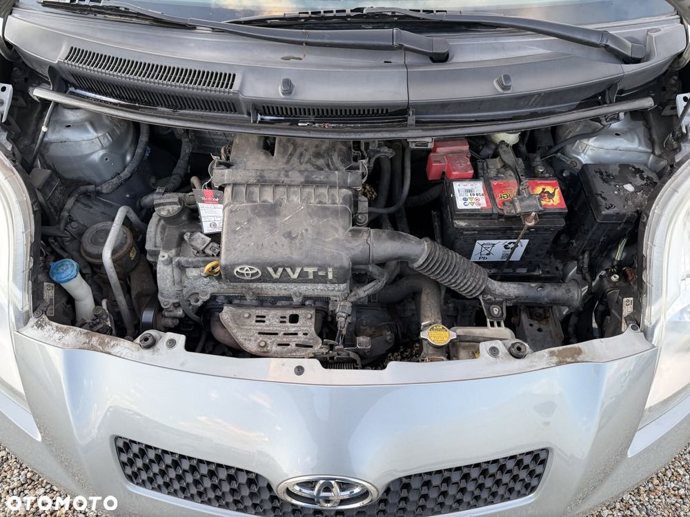 Toyota Yaris 1.3 VVT-i Sol - 35