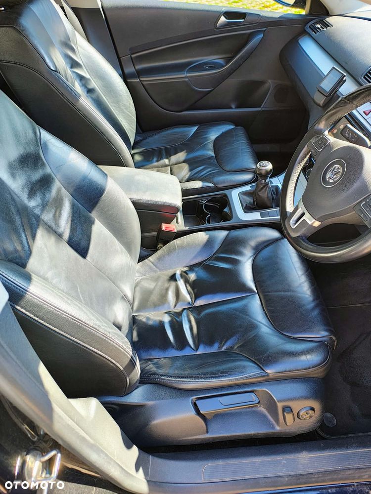 Volkswagen Passat 2.0 TDI Highline - 9